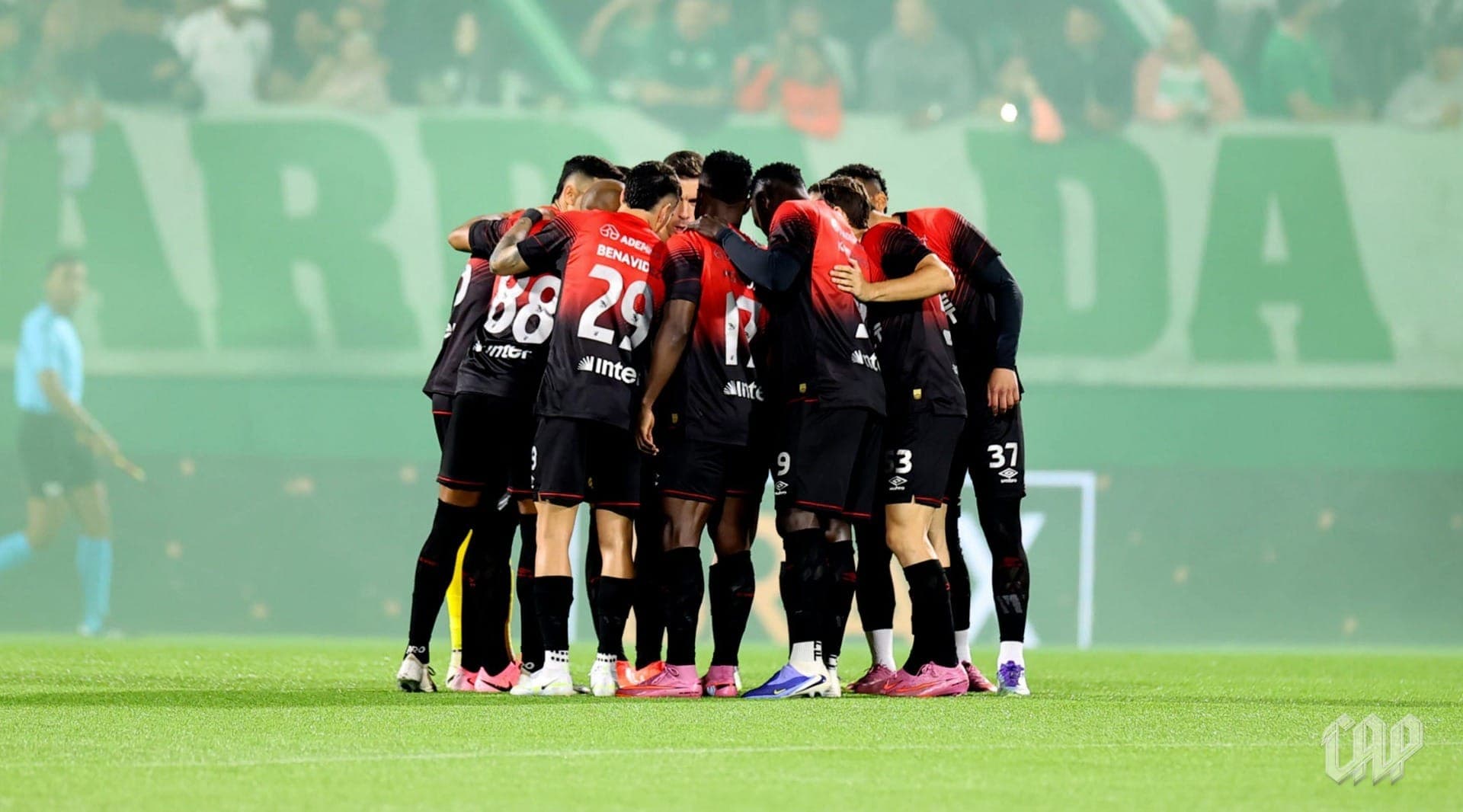 Renan Peixoto e Luiz Fernando marcaram os gols na vitória por 2 a 0 na Arena da Baixada
