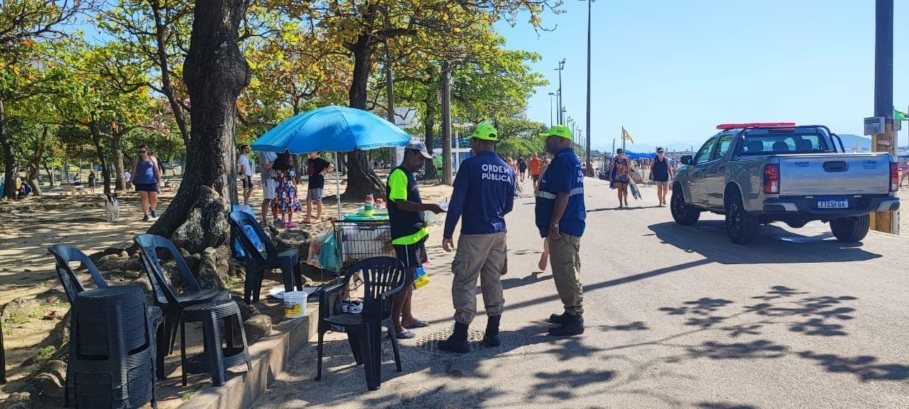 Os agentes da Guarda Municipal fiscalizaram a orla, vias de acesso, pontos de ônibus e terminais do BRT.