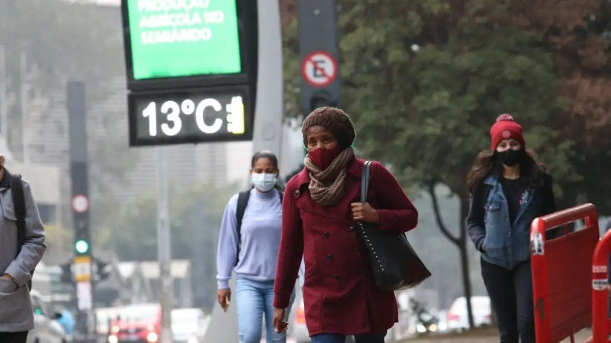 Primavera começa com chuva e frente fria em São Paulo