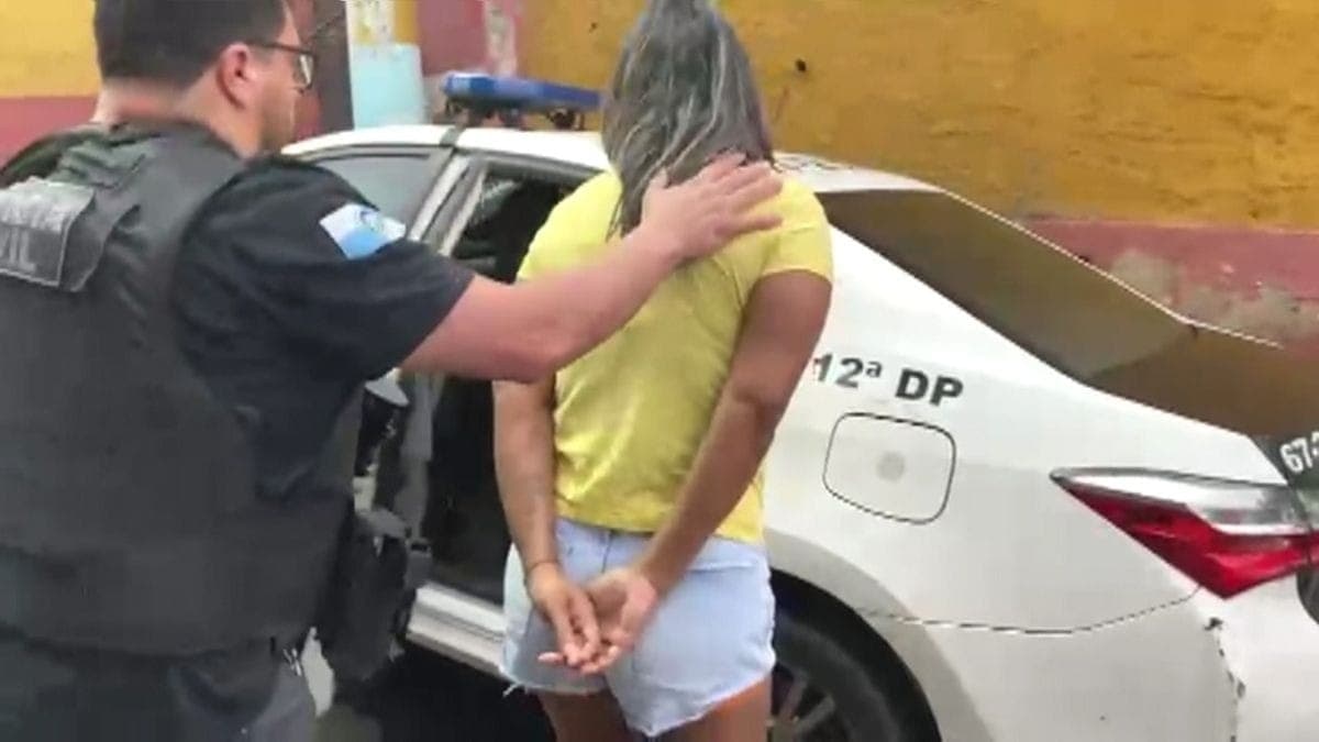 Mulher é presa suspeita de aplicar golpe do ‘Boa Noite, Cinderela’ em turistas no RJ