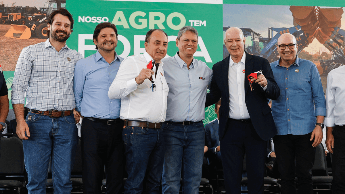 O evento contou com a presença secretários e autoridades locais