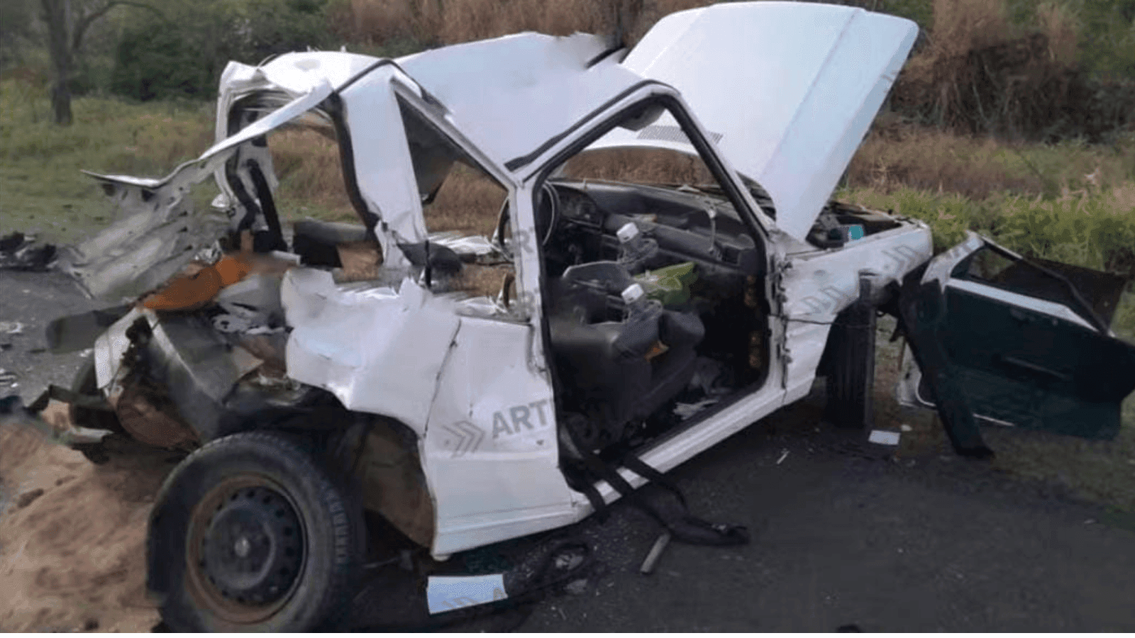 A batida envolveu pelo menos quatro carros no local