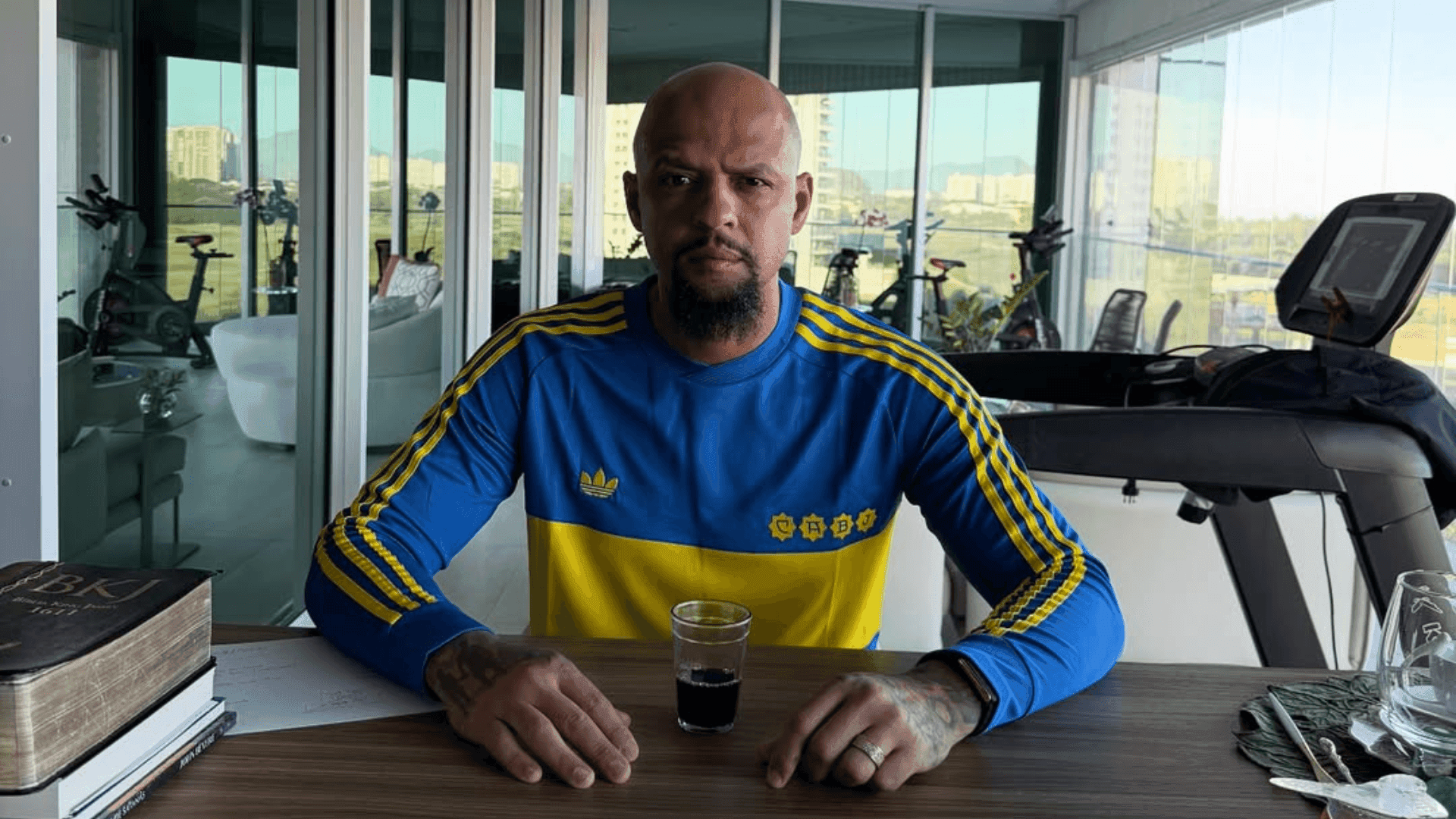 Felipe Melo com a camisa do Boca Juniors