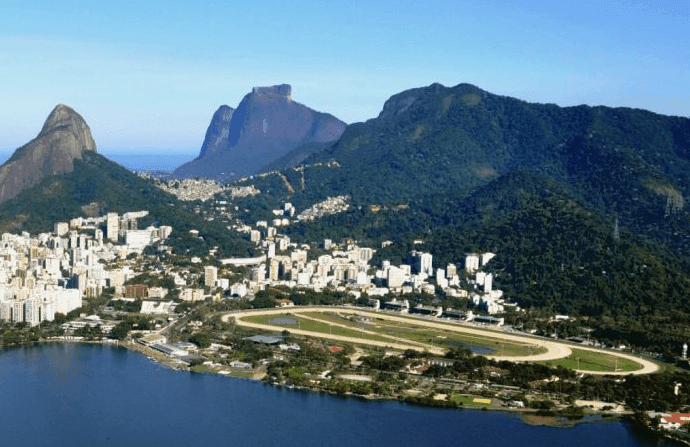 O abastecimento está em processo de normalização, podendo levar até 72h e um tempo maior em áreas elevadas e extremidades da rede.