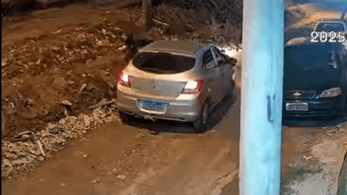 O veículo da vítima foi localizado por uma equipe da Guarda Municipal abandonado após uma batida