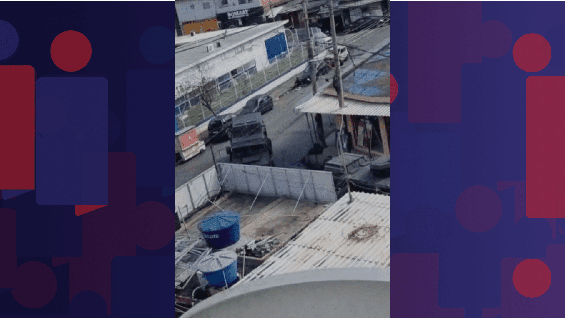 Agentes da Coordenadoria de Recursos Especiais retirando barricadas das ruas durante a ação
