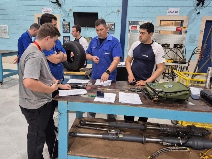 Escola de Ciências Aeronáuticas de Taubaté abre inscrições para 100 vagas em curso gratuito
