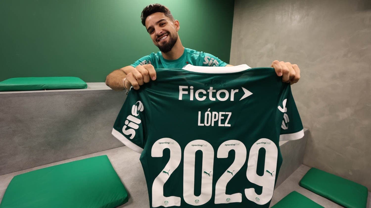 Flaco López renova com o Palmeiras até 2029
