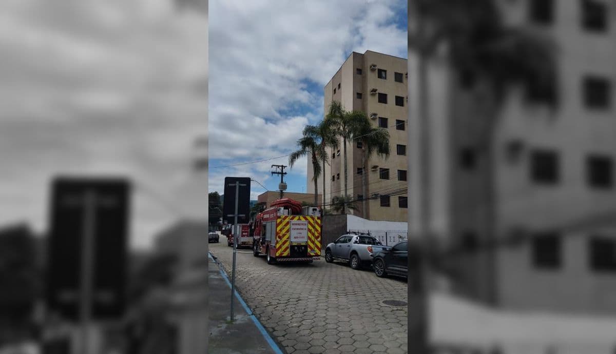 Cozinha de apartamento pega fogo na região central de Caraguatatuba