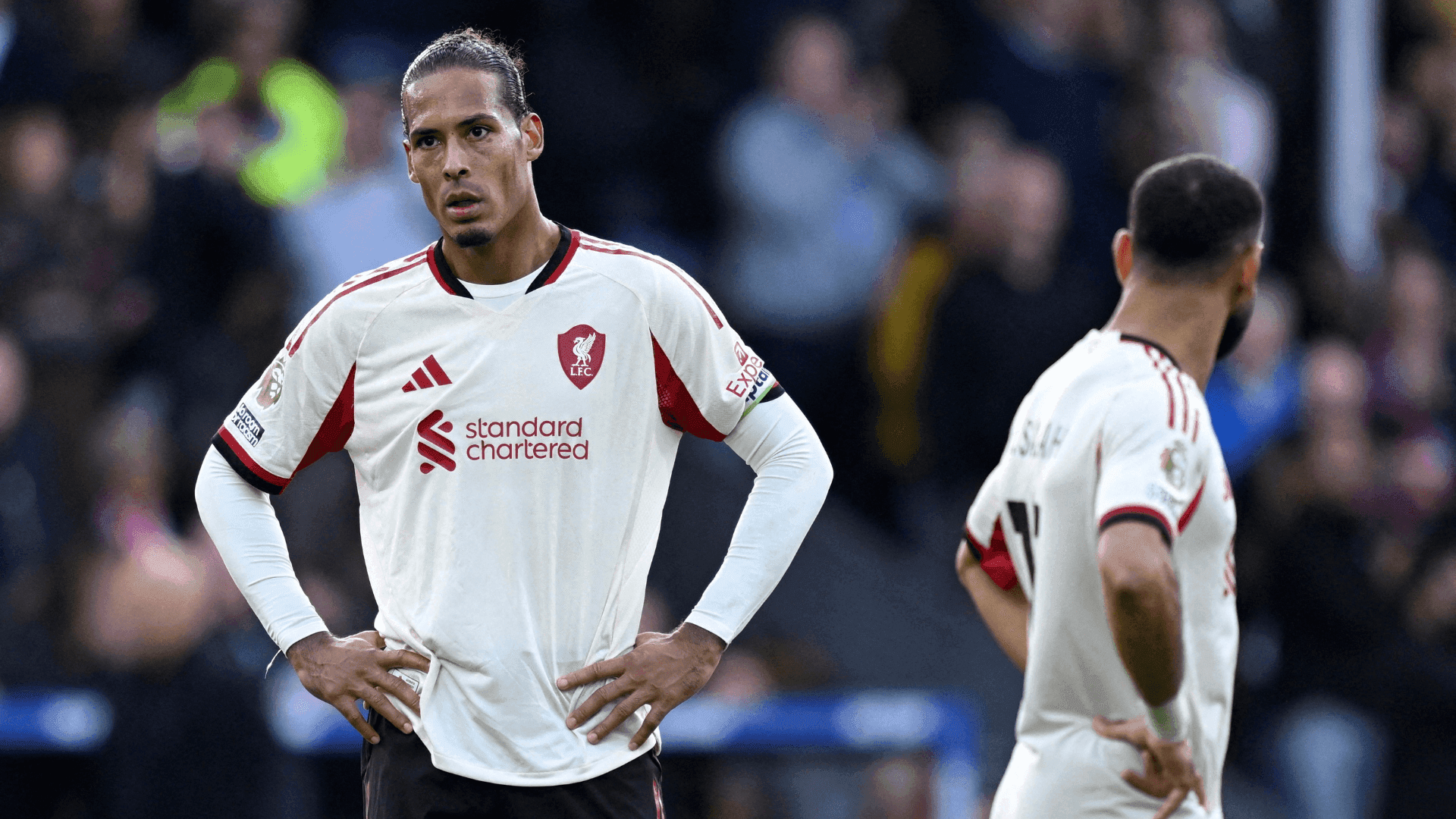 Van Dijk em ação pelo Liverpool na derrota para o Crystal Palace em Selhurst Park
