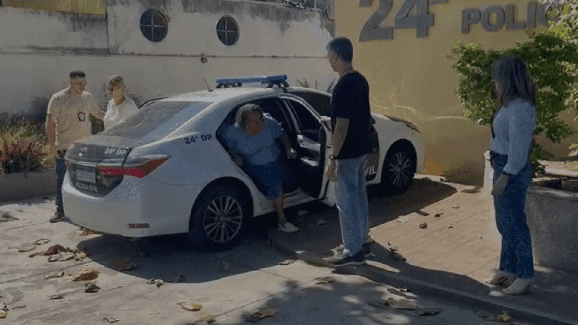 A dupla confessou o crime e afirmaram que o documento utilizado foi fornecido por terceiros