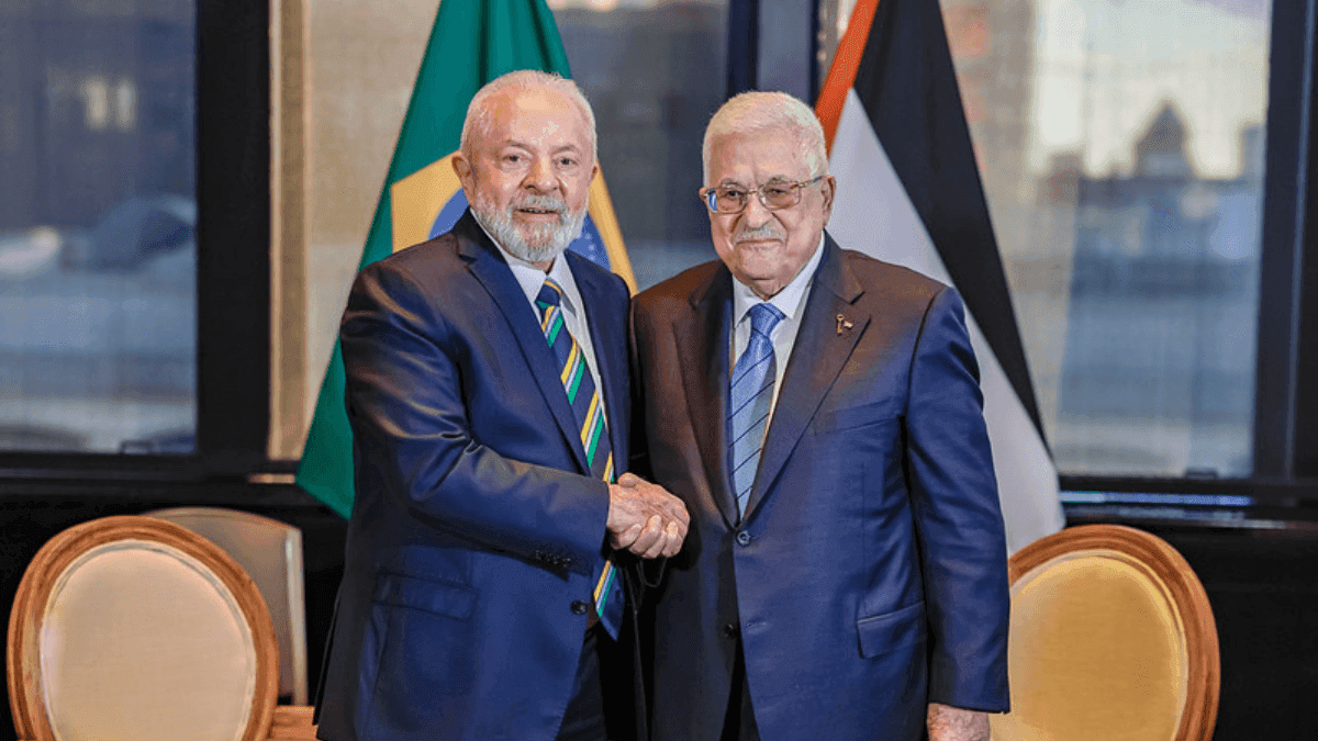 Lula ao lado de Mahmoud Abbas, presidente da Autoridade Nacional Palestina,