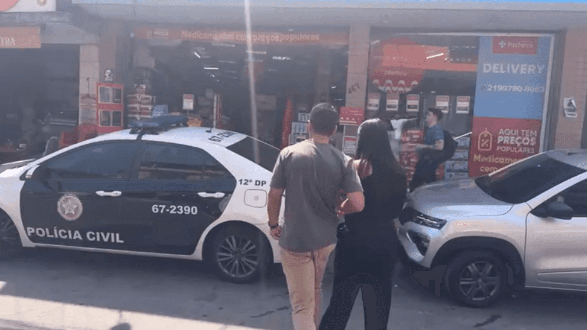 A criminosa, que foi presa em flagrante, foi conduzida até a delegacia de Copacabana