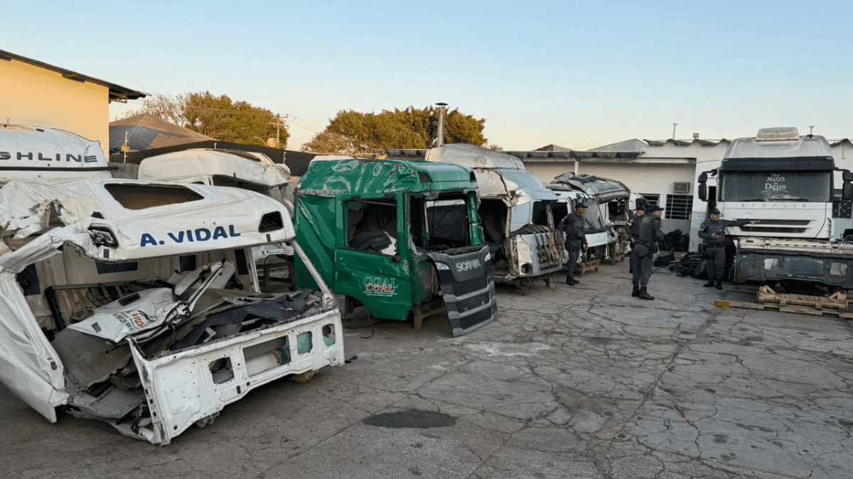 A Policia Federal cumpriu mandado em um desmanche localizado em Campinas
