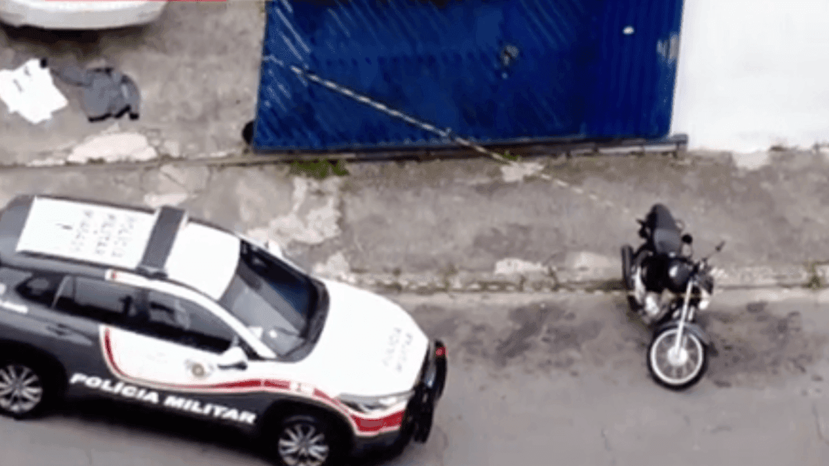 Homem reage a assalto e criminoso morre com a própria arma em SP