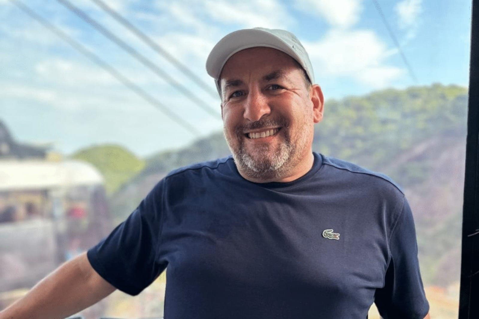 Morre cliente baleado por policial civil em bar de Curitiba