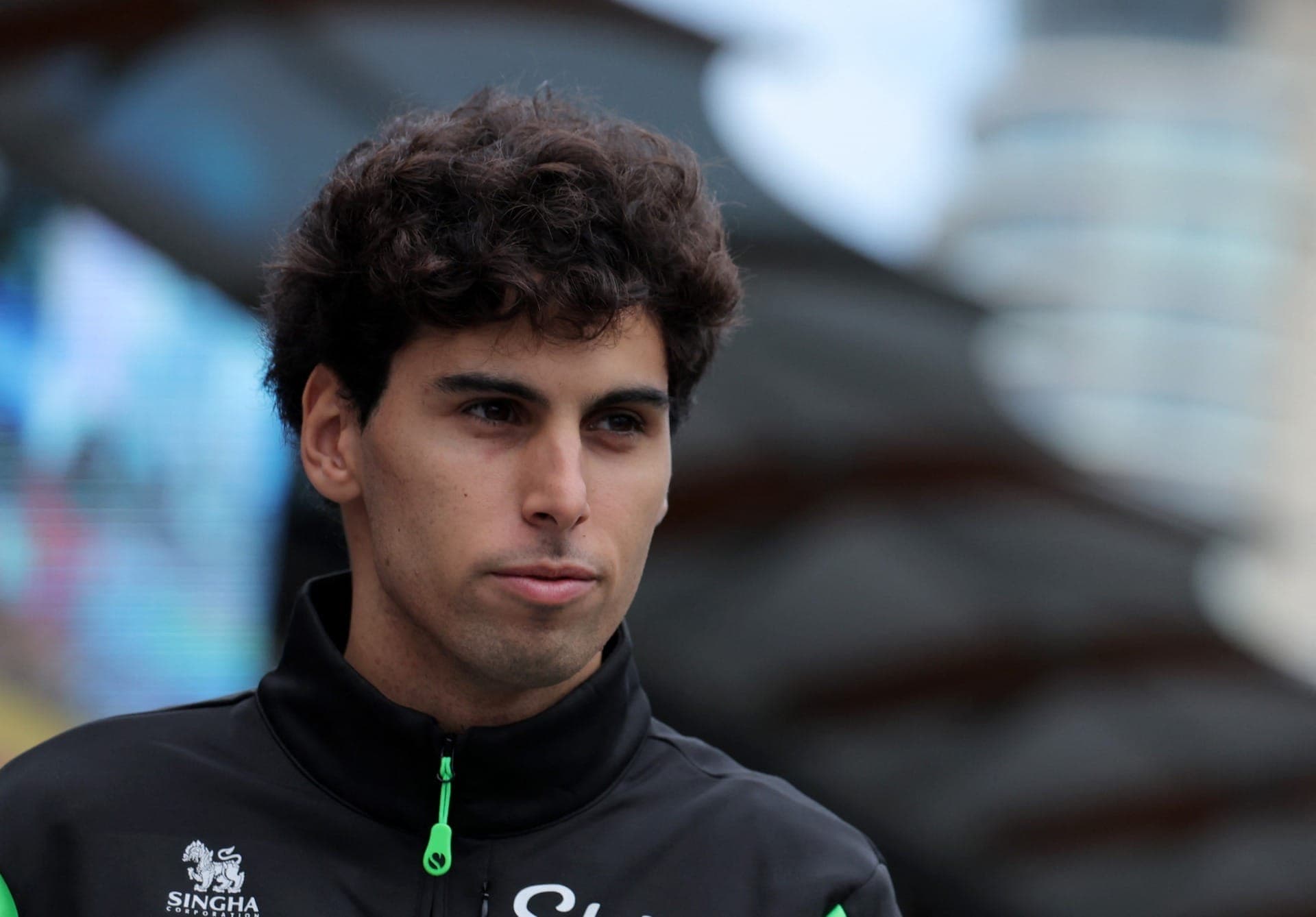 Bortoleto se prepara para o GP de Singapura com treinos dentro de sauna