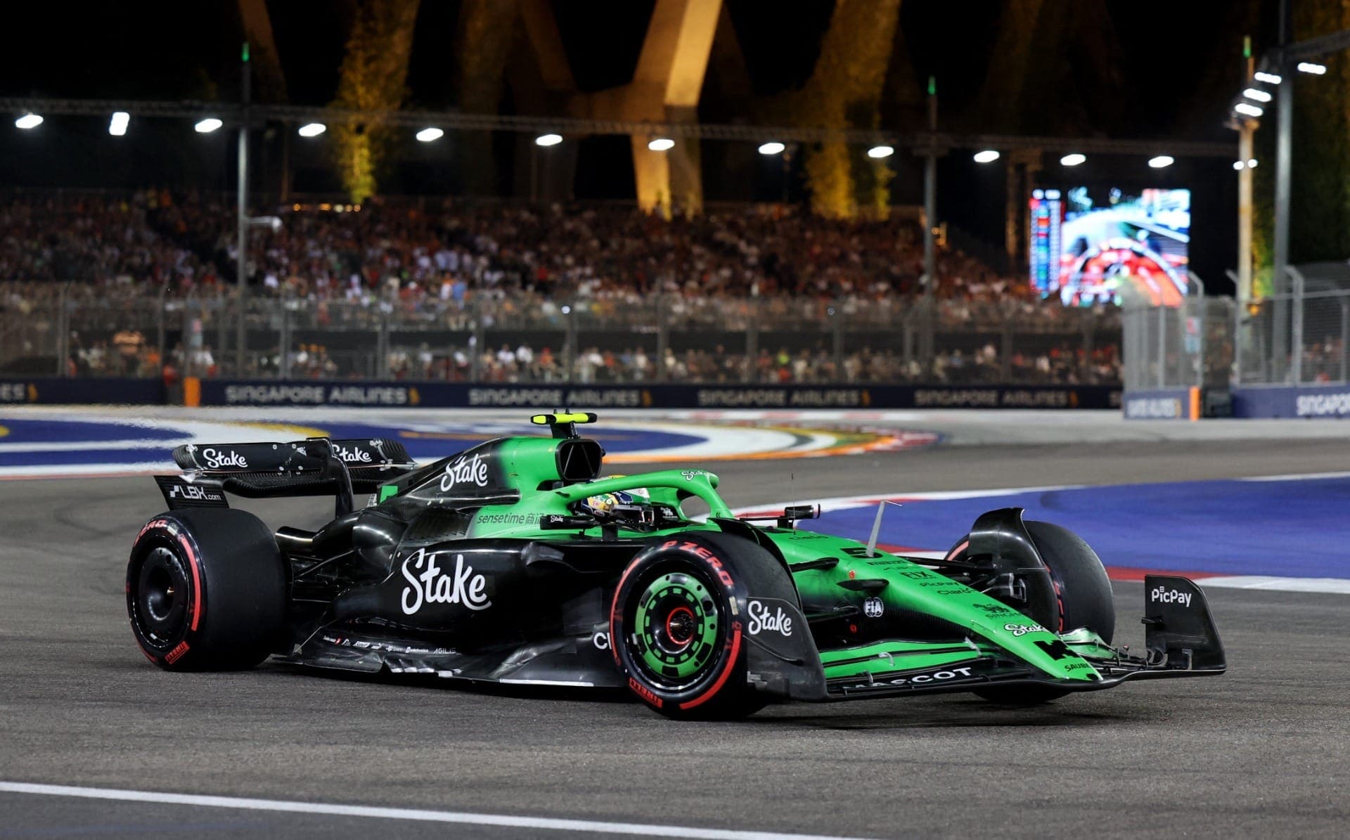 Gabriel Bortoleto, da Sauber, cai no Q1 e largará na 16ª posição em Singapura
