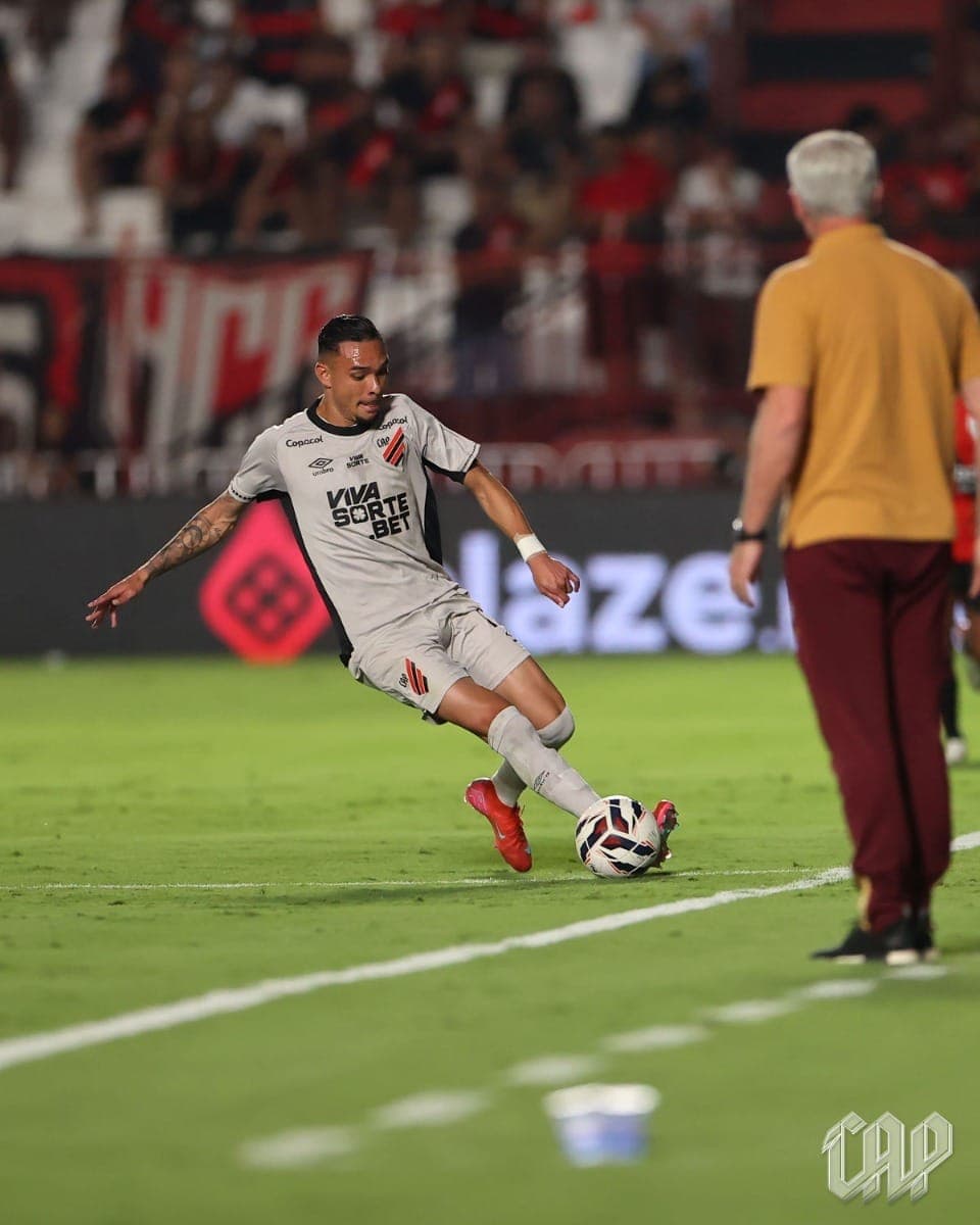 Athletico perde para o Atlético-GO e encerra série de sete vitórias seguidas