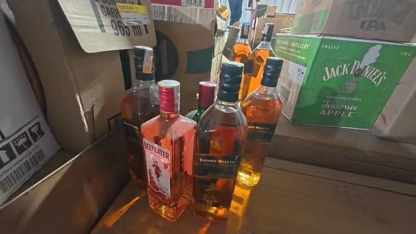 Bebidas apreendidas em ação da Polícia Civil neste sábado