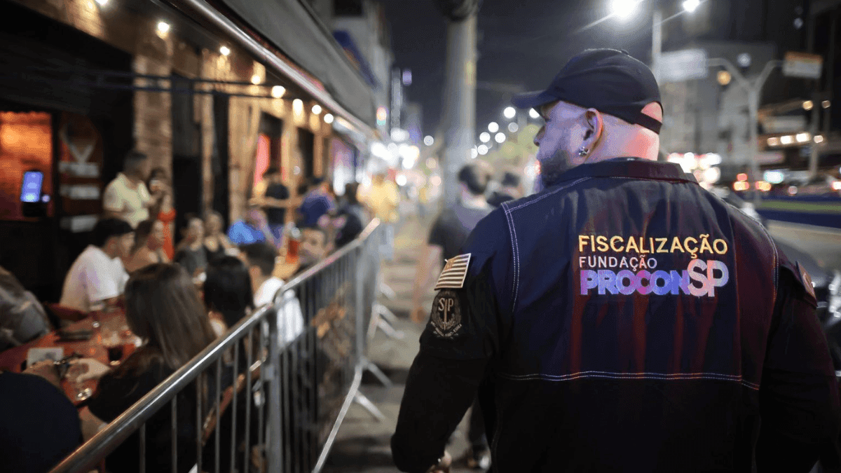 Força-tarefa durante fiscalizações em estabelecimentos de SP