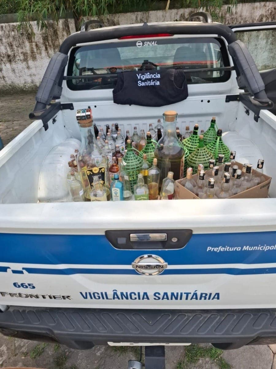 Mais de 100 litros de bebidas sem procedência foram apreendidos