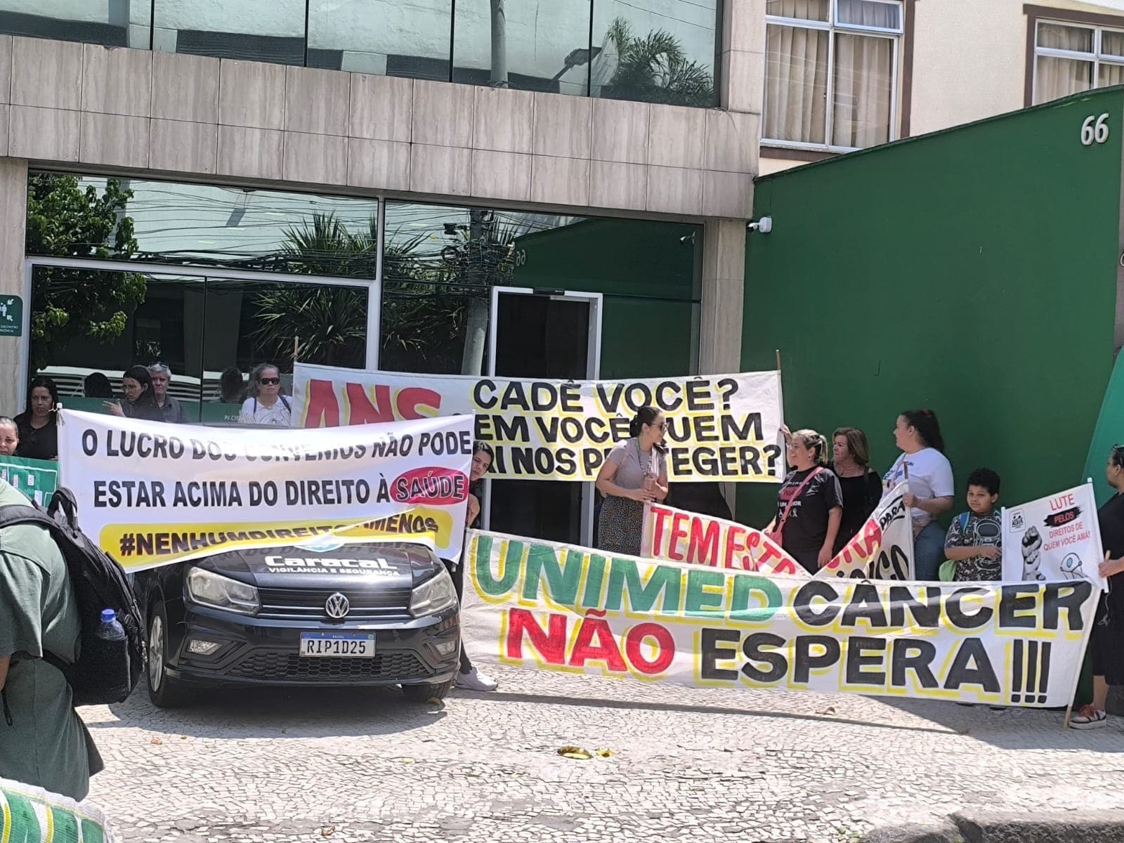 Pacientes oncológicos também continuam enfrentando incertezas sobre a realização do tratamento