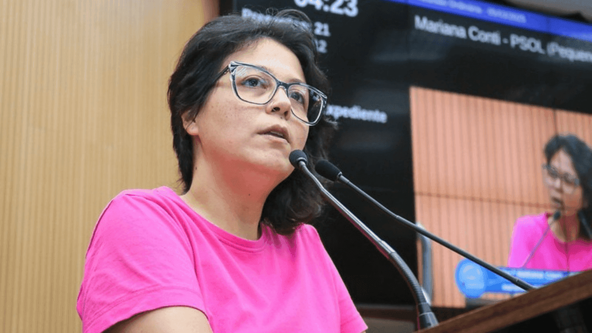 Parlamentar foi abordada por forças militares de Israel ao tentar chegar em território palestino com ajuda humanitária
