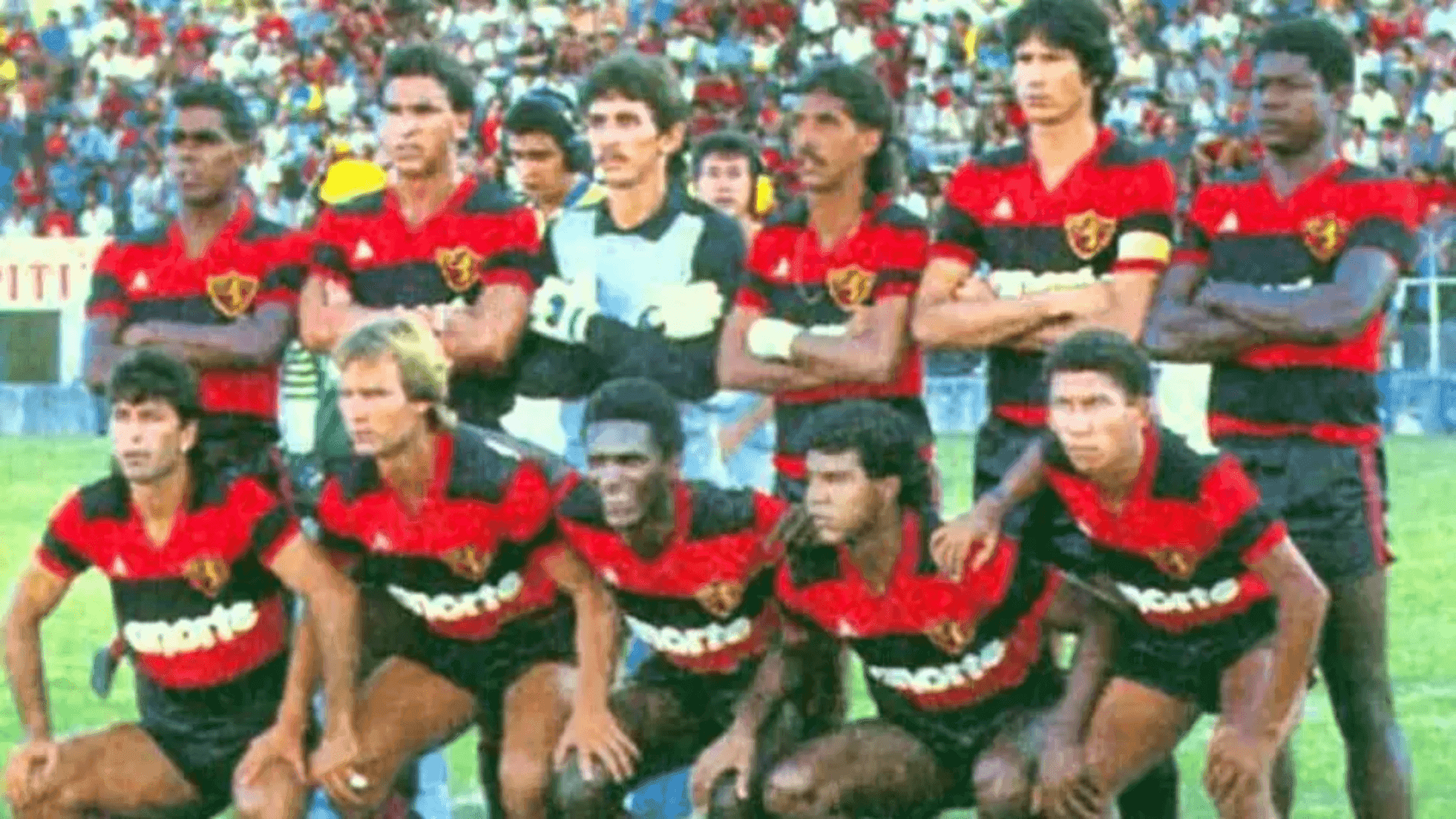 Elenco do Sport em campo durante temporada marcada pela conquista do título brasileiro de 1987