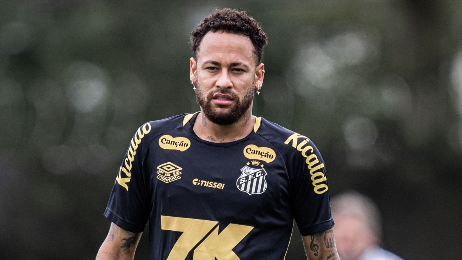 Neymar durante treino do Santos