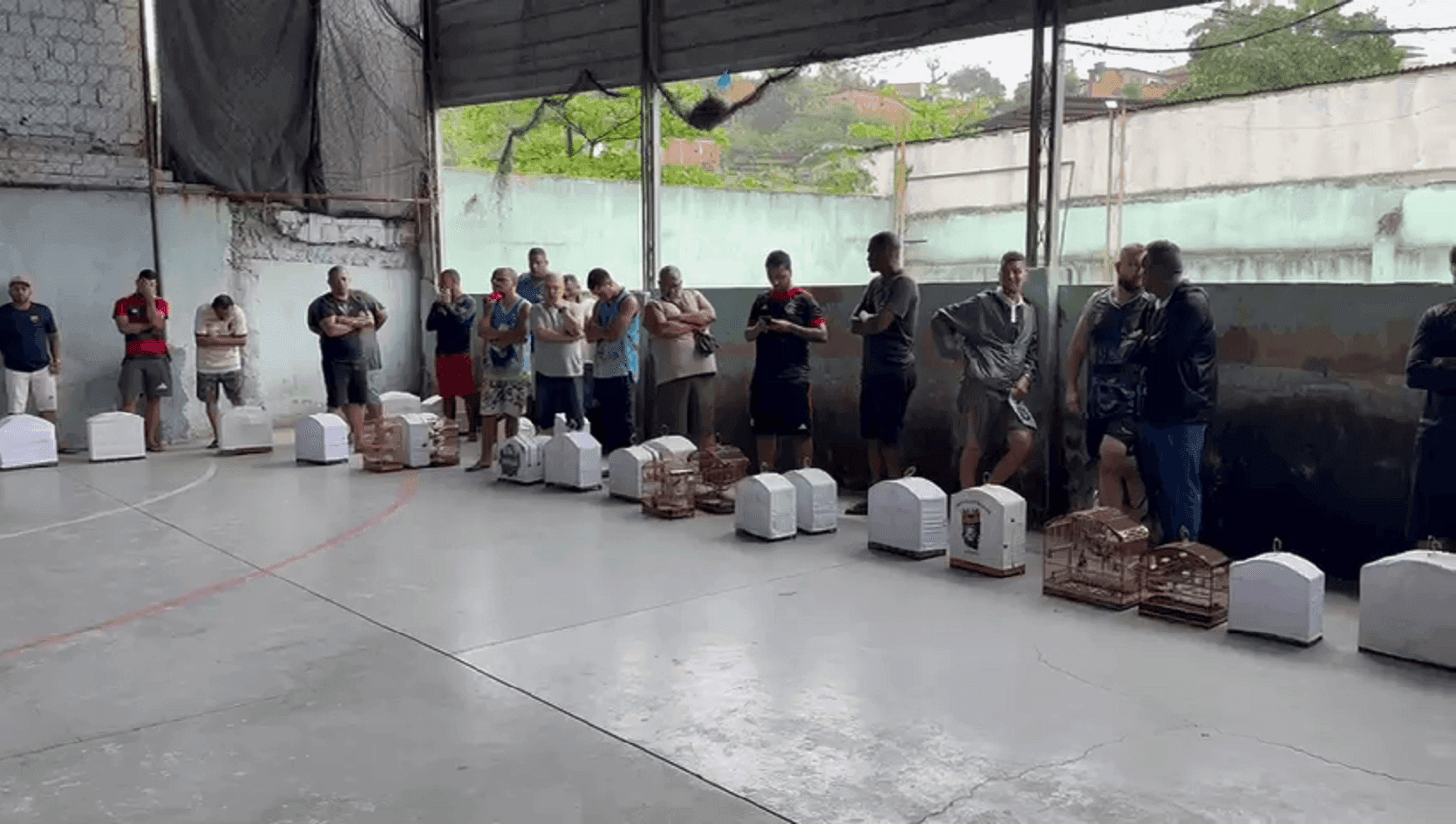 Também foram apreendidos troféus e medalhas para premiação do torneio ilegal