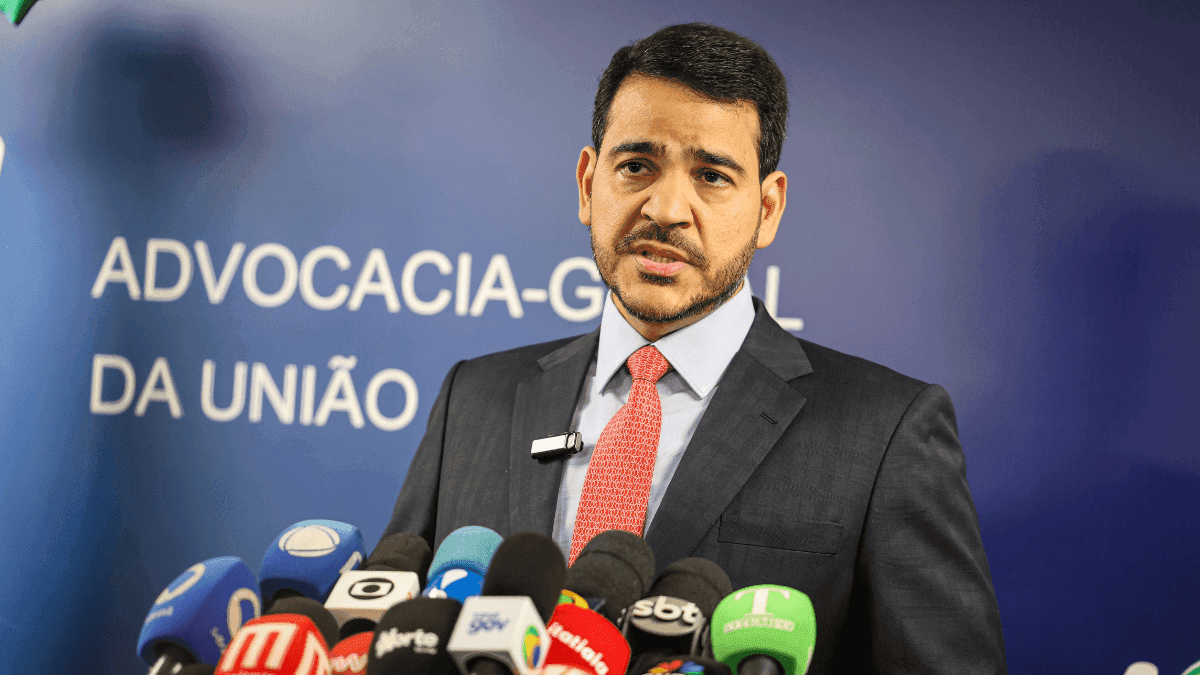 Lula deve anunciar Jorge Messias como novo ministro do STF antes de viagem para a Ásia