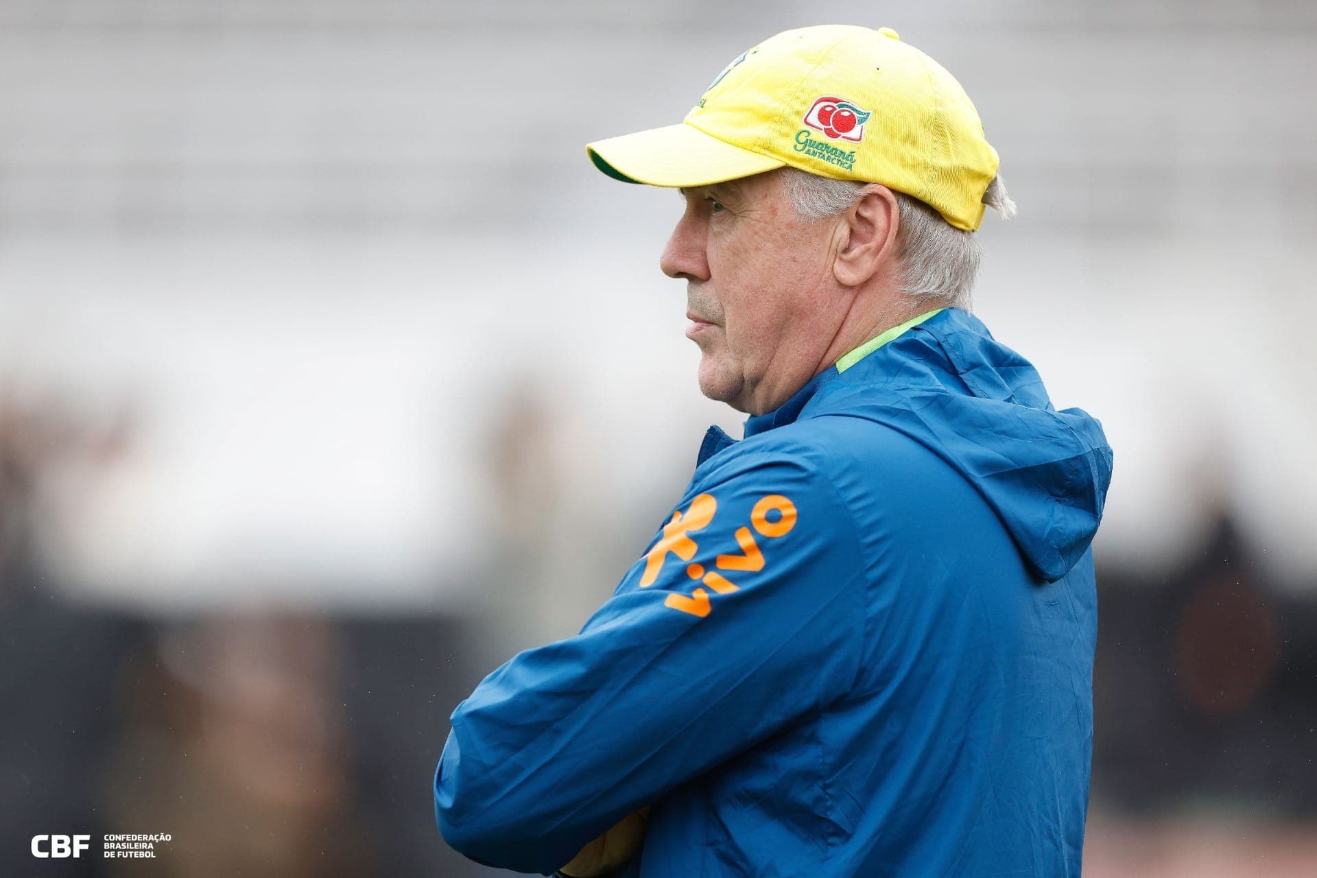 Ancelotti em treino do Brasil para encarar o Japão em Tóquio