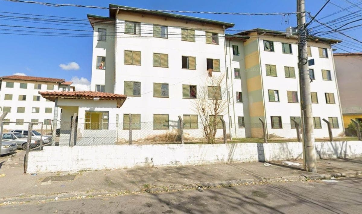 Morte ocorreu no hall do prédio no Jardim Santa Inês I