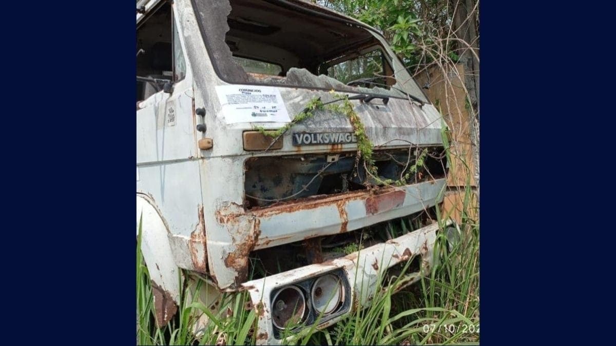 No total,19 carros abandonados já foram identificados somente no centro da cidade