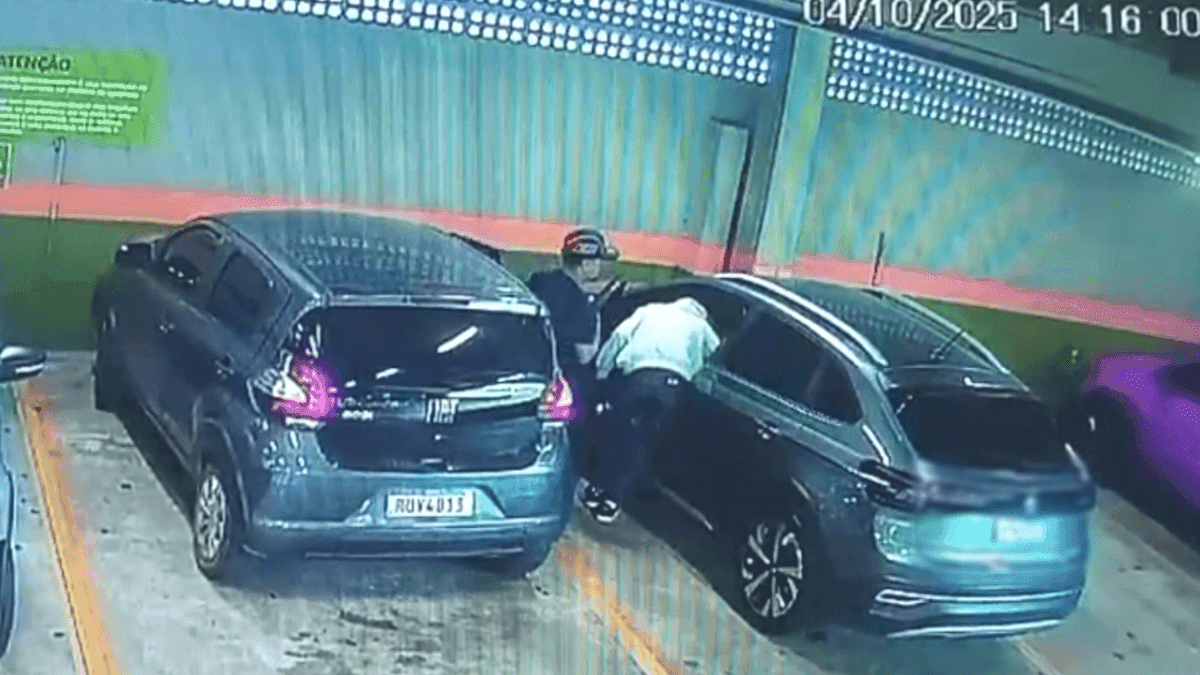 Trio é preso por sequestro relâmpago no estacionamento de mermercado em SP