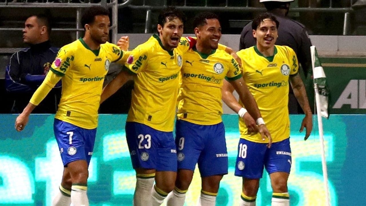 Palmeiras de amarelo