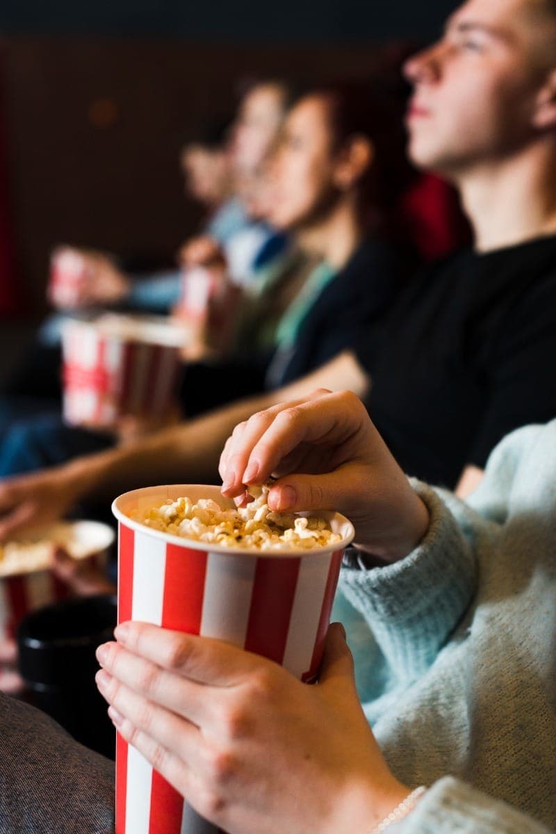 Filmes, séries e livros não servem apenas para entreter