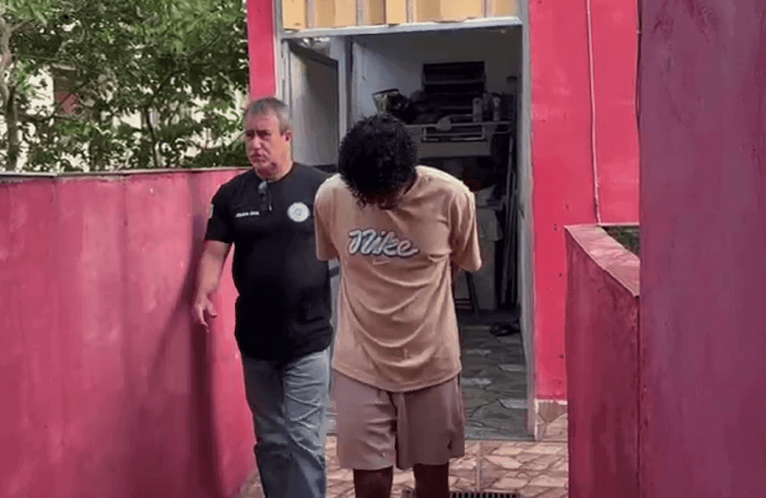 MC Estudante é acusado de descumprir medidas protetivas previstas na Lei Maria da Penha