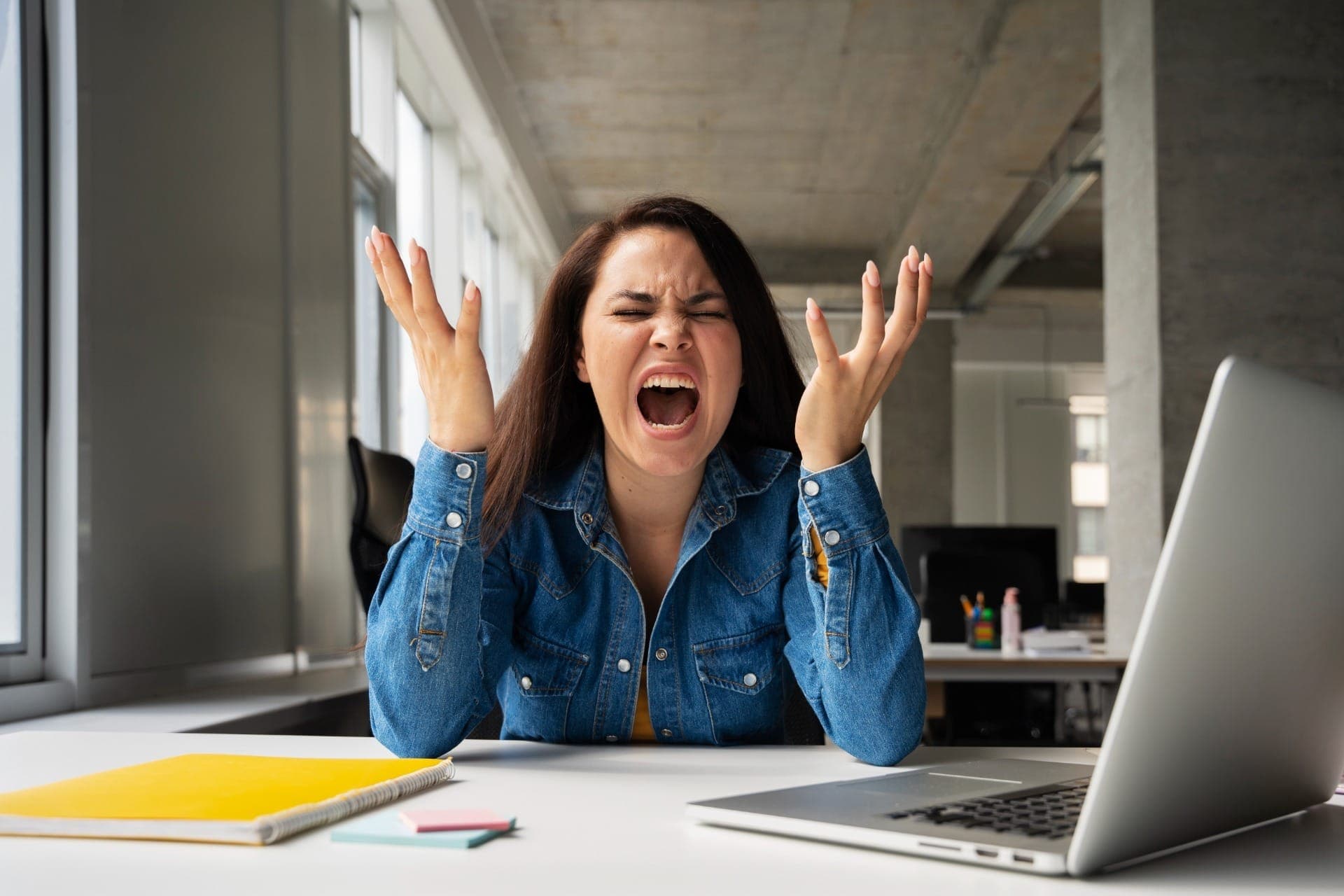 O burnout, se não for cuidado, pode predispor o estudante a outras doenças psíquicas, como ansiedade, depressão e insônia