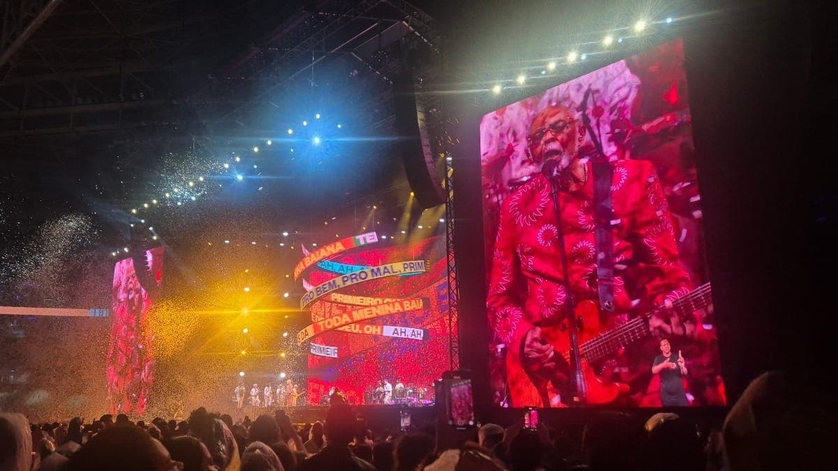 Gilberto Gil canta "Toda Menina Baiana" em show em SP