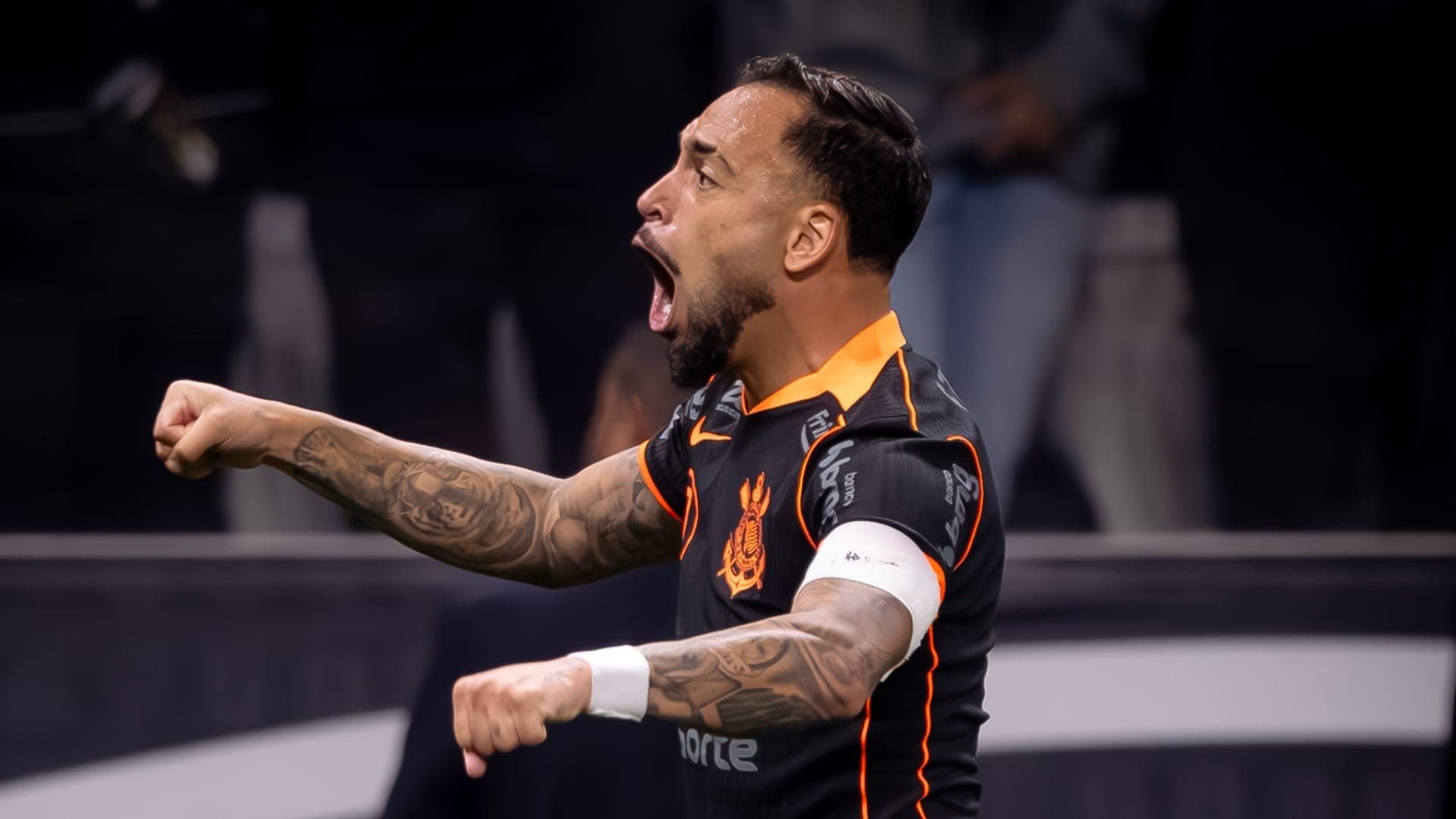 Maycon comemora gol do Corinthians contra o Atlético-MG