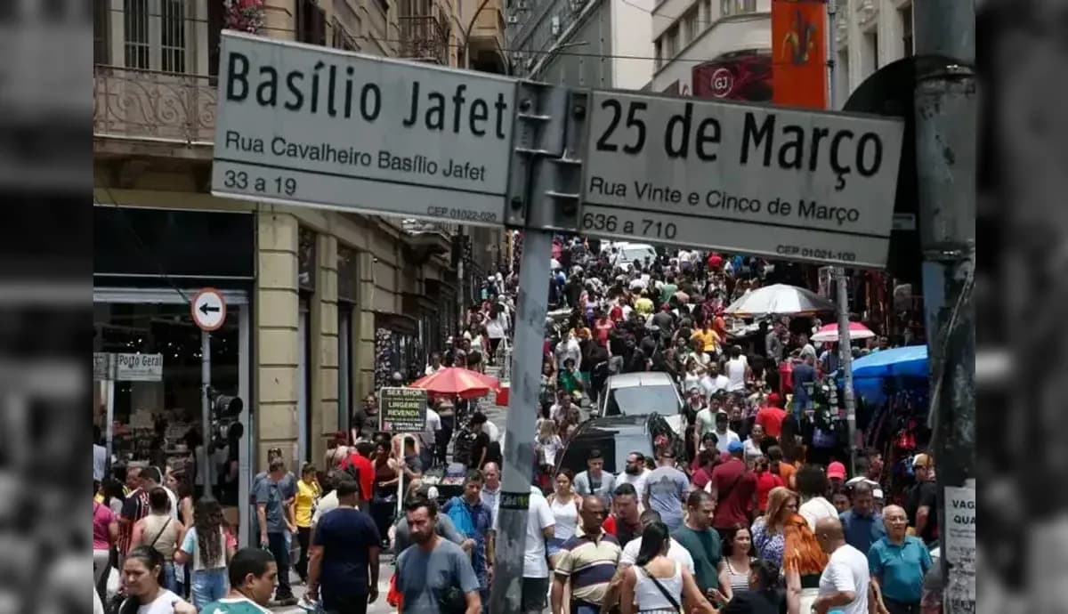 Protesto na 25 de Março cobra segurança após motoboy baleado