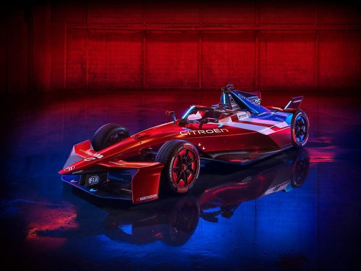 Marca francesa, que estreou na temporada 2025/2026, garante presença no grid para a temporada 2026/2027