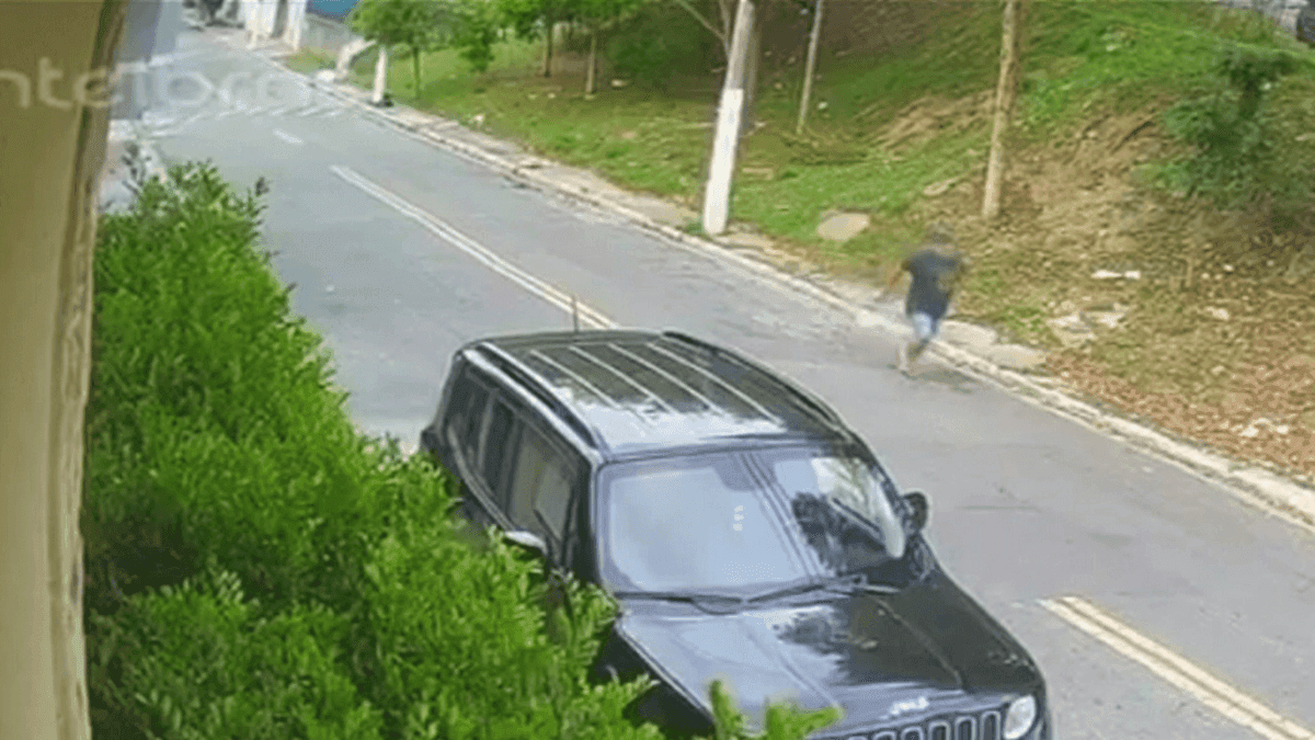 Mulher luta com maníaco em escadão e escapa de estupro na Zona Leste de SP
