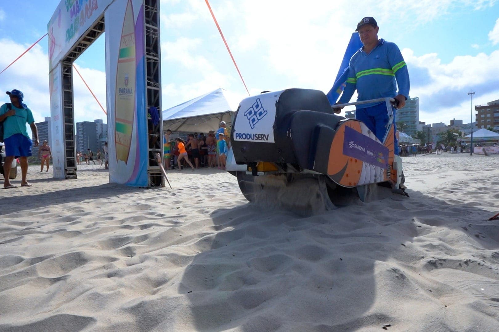 Sanepar já organiza força-tarefa para garantir limpeza das praias após shows do Verão Maior