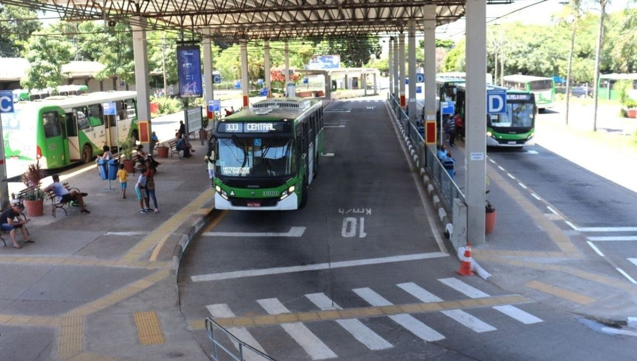 Movimento no terminal de Barão Geraldo na manhã desta quinta-feira (23)