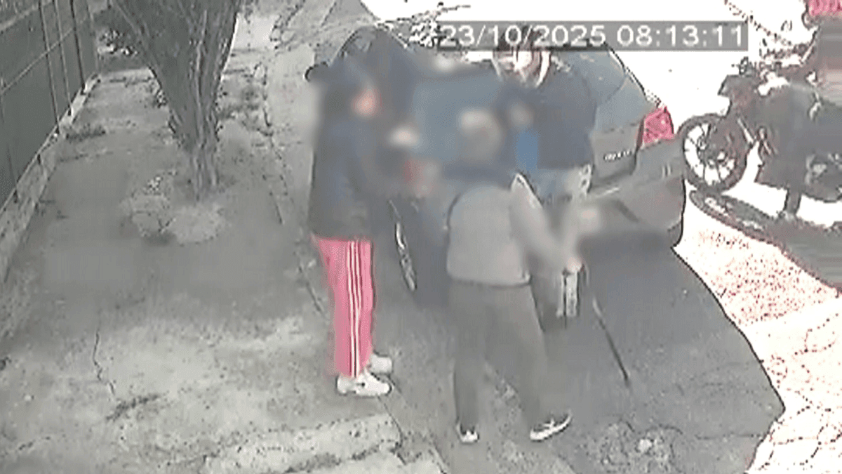 Policial à paisana reage a assalto e atira em bandidos em SP