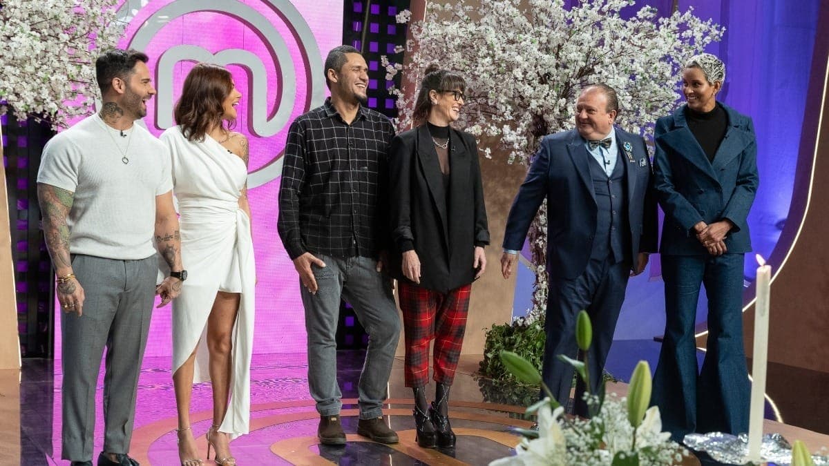 Jurados do MasterChef Confeitaria e seus companheiros no 7º episódio