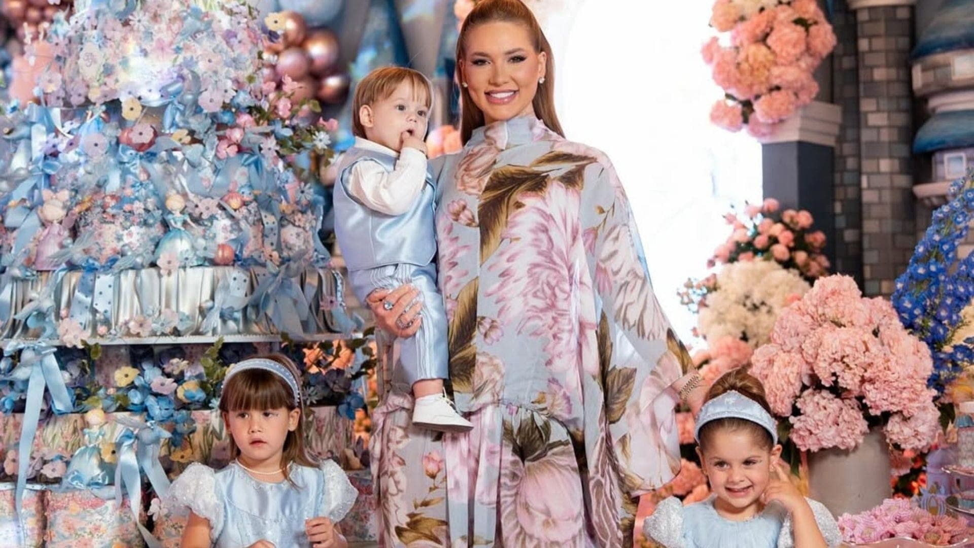 Virginia e os filhos no aniversário de Maria Flor